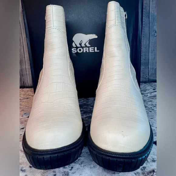 SOREL Ona Ave Wedge Boot in Chalk. Size 9 - Picture 12 of 13